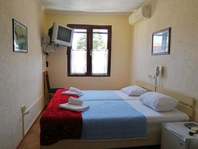 Отель Hotel Pelikan Вирпазар-58